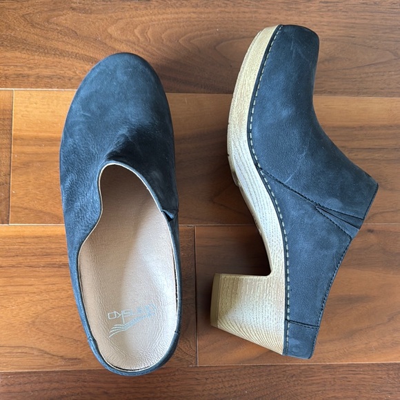 Dansko Shoes - Dansko Black and Tan Mules